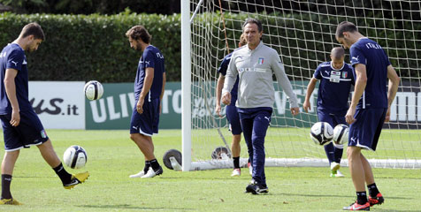 Italia Kembali Pakai Formasi Euro 2012