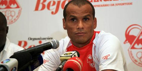 Ditepikan Pelatih, Rivaldo Pertimbangkan Pensiun