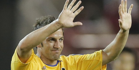 Buffon Dukung Del Piero, Isyaratkan Pensiun di Juve