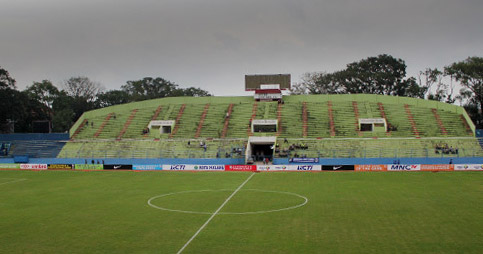 Mati Lampu Warnai Laga AFC Cup di Malang