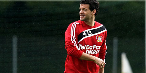 Ballack Segera Merapat ke Australia?