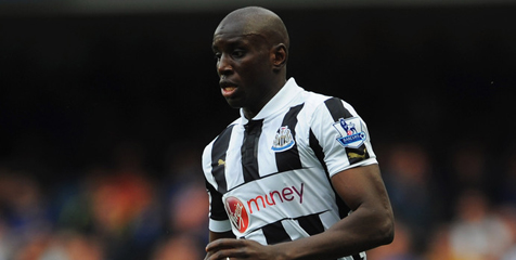 Tolak Cadangan, Newcsatle Siap Lepas Demba Ba