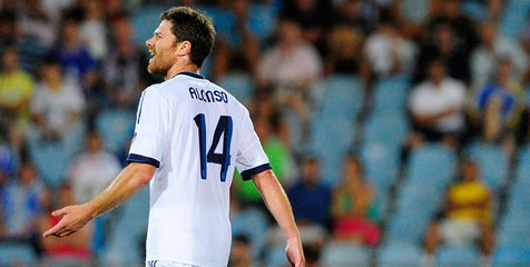 Benitez Ungkap Alasannya Menjual Xabi Alonso
