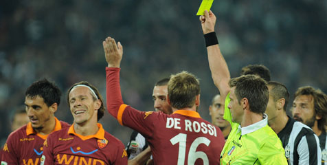 'Mereka Tak Pantas Memakai Kostum Roma' 'Mereka Tak Pantas Memakai Kostum Roma'