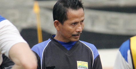 Jajang Sepakat Larang Pemain Persib Perkuat Timnas Jajang Sepakat Larang Pemain Persib Perkuat Timnas