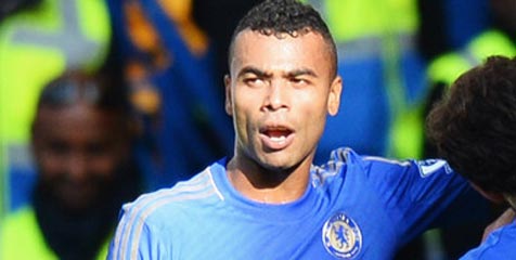 Ledek FA, Ashley Cole Terancam Dihukum Chelsea