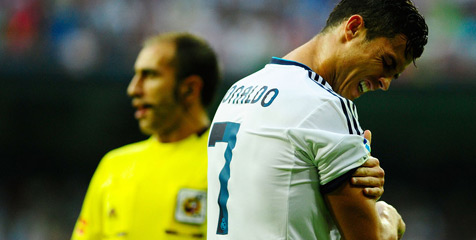 Usai Cetak 2 Gol di El Clasico, Ronaldo Cedera Usai Cetak 2 Gol di El Clasico, Ronaldo Cedera