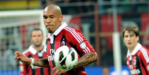 Saran De Jong Buat Milan