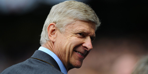 Balik Diserang Deschamps, Wenger Berkelit