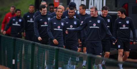 Tanpa Gerrard dan Lampard, Rooney Kapteni Inggris