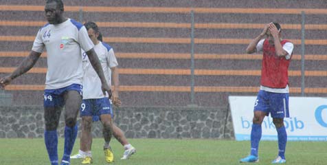 Pemusatan Latihan Persib Diguyur Hujan