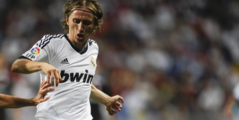 Mourinho: Essien Lebih Siap Ketimbang Modric