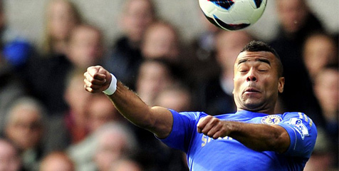 Menangi Derby, Ashley Cole Ejek Fans Tottenham