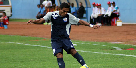 Tak Hanya Gonzales, Persegres Juga Buru Striker Arema IPL