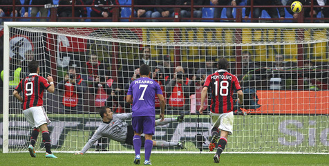 Pato Dicegat dan Dicaci Fans Milan