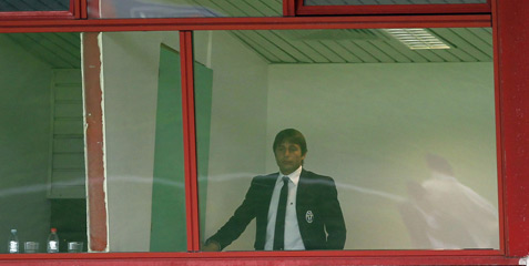 Antonio Conte Galau Situasi di Pinggir Lapangan
