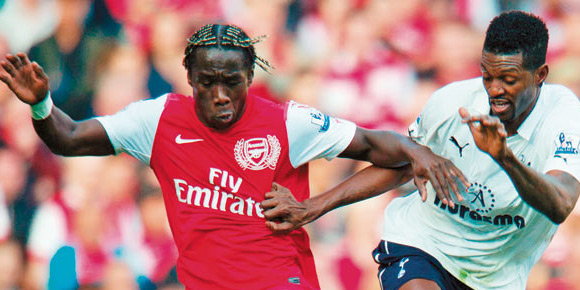 Sagna Tak Pedulikan Adebayor di Lorong Pemain