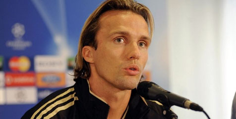 Zenden Ingin Dapatkan Trofi Bersama Chelsea