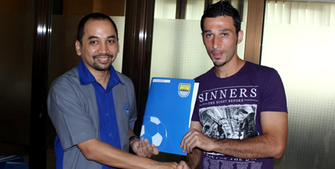 Persib Kontrak Naser Al Sebai Satu Musim