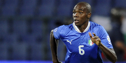 United Tak Berhenti Pantau Ogbonna