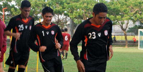 Baru AM Guntur Kiper Yang Bertahan di PSM