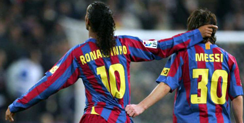 Ronaldinho: Ronaldo? Messi Yang Terbaik!