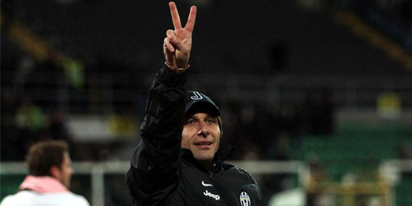 Video: Applause Conte Untuk Juventini