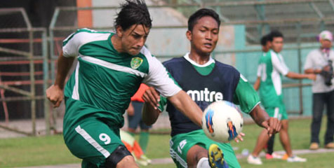 Persiapan ke Ternate, Persebaya Jajal Tim Internal