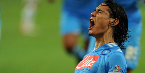 Cavani Striker Terbaik Serie A di 2012