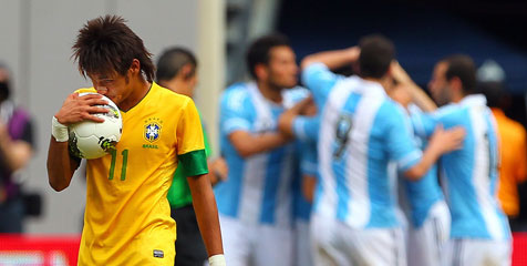 'Jangan Coba Saingi Messi, Neymar!'