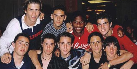 'Messi Terlalu Pendek dan Kurus' 'Messi Terlalu Pendek dan Kurus'