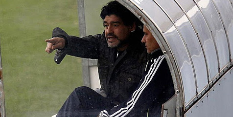 Maradona: Mourinho Pelatih Kelas Dunia!