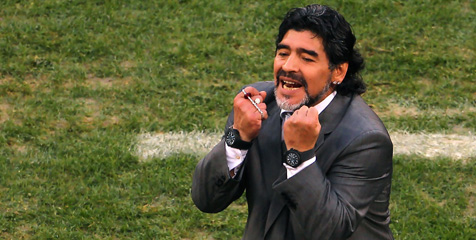 Maradona Impikan Kembali ke Napoli Sebagai Pelatih Maradona Impikan Kembali ke Napoli Sebagai Pelatih