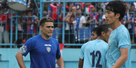 Piala Gubernur Jatim: Arema dan Persela Imbang di Babak I