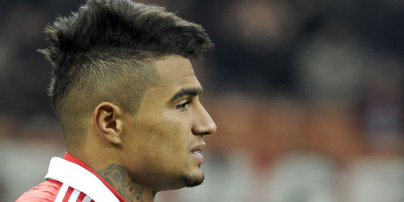 Suporter Rasis, Pertandingan AC Milan Buyar Suporter Rasis, Pertandingan AC Milan Buyar