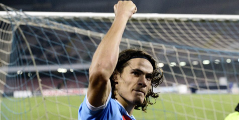 Cavani Ingin Terus Bermain Bersama Napoli