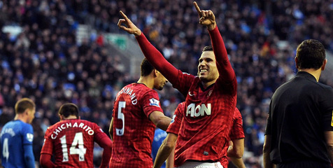 Wenger Yakin RvP Bakal Raih Gelar Bersama MU