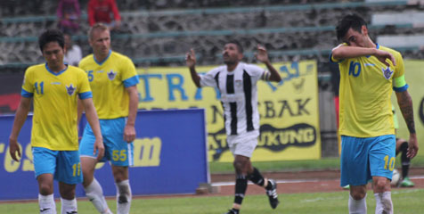 HT Review ISL: Persidafon Sementara Ungguli Persegres