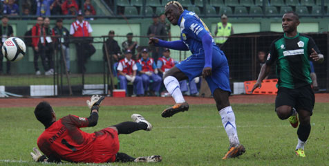 HT Review ISL: Persib Ungguli Persiwa Tiga Gol HT Review ISL: Persib Ungguli Persiwa Tiga Gol