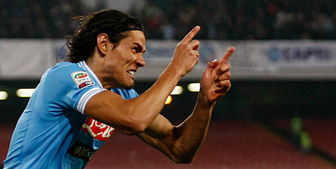 Wenger: Napoli Tidak Akan Menjual Cavani