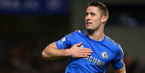 Cahill Enggan Menyerah Pada Duo Manchester