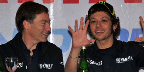 Rossi Targetkan Kemenangan, Lorenzo Ingin Lebih Baik