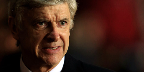 Fans Arsenal Adu Pukul Karena Wenger Fans Arsenal Adu Pukul Karena Wenger
