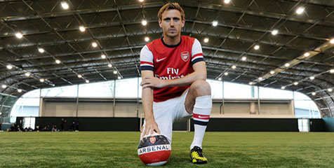 Monreal: Arsenal Pun Punya Tiki-Taka