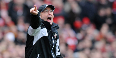 Pulis: Pemain Arsenal Sukses Provokasi Hakim Garis Pulis: Pemain Arsenal Sukses Provokasi Hakim Garis