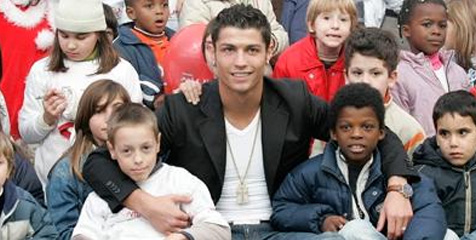 Ronaldo Akui Manfaatkan Popularitas Untuk Amal Ronaldo Akui Manfaatkan Popularitas Untuk Amal