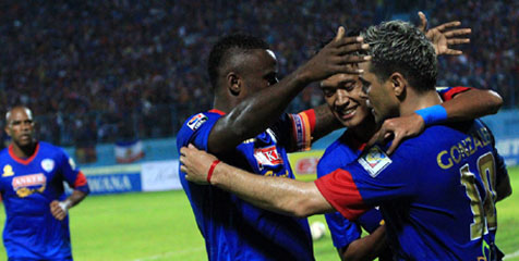 Review ISL: Bekuk Persija, Arema ke Puncak Klasemen