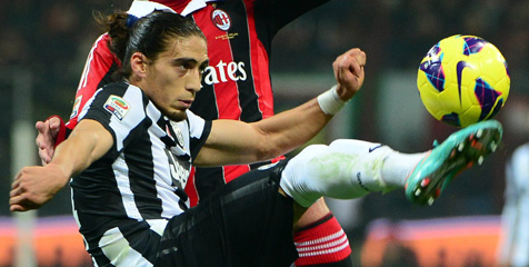 Arsenal Arahkan Target ke Martin Caceres