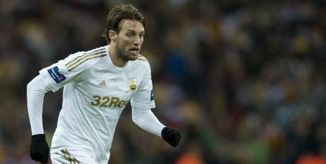 Michu dan Trofi Pertamanya Michu dan Trofi Pertamanya