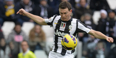 Lichtsteiner: Mari Mempersulit Hidup Napoli